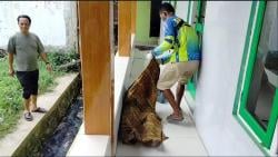 Mayat Pria Ditemukan di Teras Masjid di Mulyasari Subang