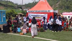 PMI Kabupaten Tegal Gelar Trauma Healing untuk Anak-anak Korban Tanah Bergerak Brebes di Pengungsian