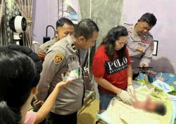Geger, Bayi Laki Laki Ditemukan Pada Pintu Gereja Sangkakala di Palangka Raya