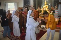 Indahnya Toleransi Antarumat Beragama saat Momen Perayaan Waisak di Vihara Tanah Putih Semarang