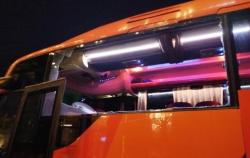 Usai Insiden Pelemparan Batu Bus Persik! Polisi Kejar Oknum Suporter Arema FC di Stadion Kanjuruhan