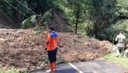 Akses Jalan Tertimbun Longsor di Sejumlah Titik, BPBD Imbau Tetap Waspada