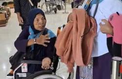 Kisah Haru Muayatur, Jemaah Haji Disabilitas Usia 77 Asal Jember yang Berangkat ke Tanah Suci 2025
