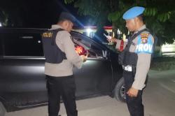 Antisipasi Kejahatan, Personil Polsek Kumai Lakukan KRYD dengan Merazia Kendaraan di Depan Mapolsek 