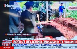 Jasad Mayor Cpl Anda Rohanda Dimakamkan di Cileunyi Secara Militer