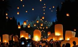Ribuan Lampion Menghiasi Langit Borobudur, Bawa Pesan Damai untuk Indonesia dan Dunia