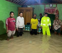 Banjir Luapan Sungai Gandong Genangi Permukiman Warga di Ngasem Bojonegoro