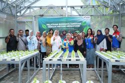 Kilang Pertamina Cilacap Berdayakan Perempuan Bertani Hidroponik
