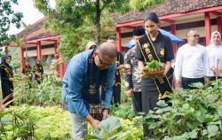 Dukung Swasembada Pangan, Dindik Jatim Luncurkan Program School Food Care di 29 SMAN