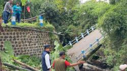 Komisi III DPRD Kabupaten Pasuruan Tinjau Jembatan Ambruk di Wonorejo, Usulkan Revitalisasi Segera