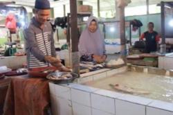 Kisah Pasutri Penjual Ikan Wujudkan Impian Haji Setelah 20 Tahun