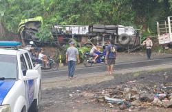 Lagi! Kecelakaan di Kalijambe Purworejo, Truk Tronton Terguling