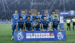 Pesta Juara di GBLA, Persib Cetak Sejarah Angkat Trofi di Bandung