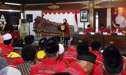 666 Jemaah Calon Haji Asal Sukoharjo Dilepas Bupati, Termuda Umur 18 Tahun