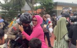 Haru dan Isak Tangis Sambut Kepulangan 98 Personil Satgas Amole Brimob Polda Banten dari Papua