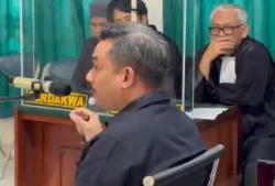 Teteskan Air Mata di Persidangan, Menteri UMKM Harap Pelaku Usaha Mikro Tak Dipidana