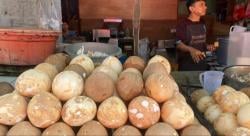 UMKM Lebak Kelimpungan, Harga Kelapa Parut Capai Rp 20 Ribu per Butir