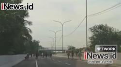 Tawuran Remaja di Jalan Tol Kampung Kurnia Resahkan Pengendara, Aktivitas Ekonomi Terganggu