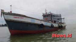 Kapal Asing Diduga Bermuatan 1,9 Ton Narkoba Ditangkap di Perairan Karimun