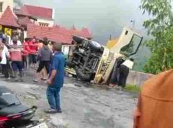 Kecelakaan Maut di Tawangmangu: 5 Tewas, Minibus Rombongan Wisata Terguling