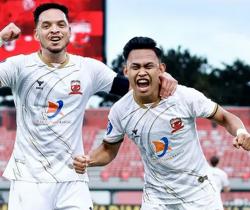 Hasil Liga 1 2024-2025:Madura United Taklukkan Bali United 2-0,Laskar Sape Kerrab Jauhi Degradasi