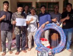Kang Ugi Antar Langsung Bantuan Pompa Air, Petani : Jarang Ada Dewan Begini