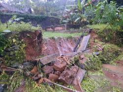 Diguyur Hujan Deras, 6 Titik di Desa Gunungsari Ciamis Dilanda Longsor, 5 Rumah Terdampak