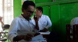 Kakek Berusia 57 Tahun Semangat Ikuti Ujian Paket B di Subang
