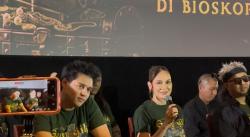 Perdana Project Film Bareng, Luna Maya dan Maxime Bouttier Lakukan Adegan Ciuman