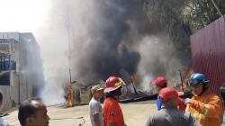 Gudang BBM Ilegal Terbakar di Bukittinggi, Warga Sebut Ada Ledakan Sebelum Api Membesar