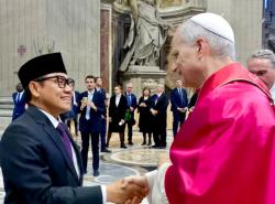 Jabat Tangan dengan Paus Leo XIV, Muhaimin Tegaskan Komitmen Perdamaian