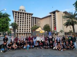 Perkuat Daya Survival, Ikatan Mahasiswa Bawean Semarang Study Tour ke Jakarta dan Bogor