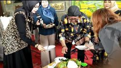 Tangis Haru Warnai Tasyakuran Soedjarwoto Tjondronegoro Menjabat Ketua Pengurus PPLP-PT PGRI Tuban