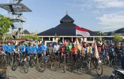 Ngontel Bareng, Komunitas Sepeda Tua Meriahkan HUT ke-15  Oglek di Demak