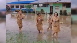 Kepala Dinas Pendidikan Karo Klarifikasi Soal Kepsek Joget di Banjir: Bukan Dicopot, Hanya Dibina