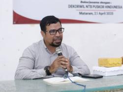 Antara H.Mohan Roliskana dan Umi Dinda, Siapa Berpeluang Pimpin Golkar NTB?