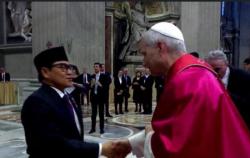 Bertemu Langsung Sri Paus Usai Pelantikan   Cak Imin Sampaikan Surat Presiden Prabowo