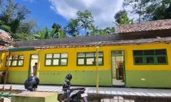 Bangunan Ambruk, Puluhan Anak di Serang Libur Ngaji Sudah Sebulan