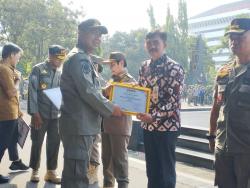Satpol PP Kebumen Sita 5.989 Botol Miras, Raih Penghargaan Jateng