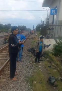 4 Tewas Akibat Kereta Api VS 7 Motor di Magetan, Saksi Mata: Palang Pintu Sudah Dibuka