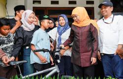 Kejutan Istimewa dari Gubernur Khofifah, Cita-Cita Siswa SD Terwujud!