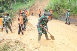 Longsor Trenggalek: Enam Warga Hilang dan Puluhan Dievakuasi