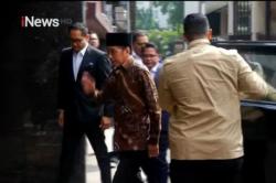Jokowi Penuhi Panggilan Bareskrim Soal Kasus Ijazah Palsu, Kenakan Batik Coklat dan Berpeci Hitam