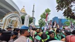 Ratusan Ojek Online Geruduk Kantor Gubernur Sumut, Protes Kebijakan Aplikator yang Merugikan