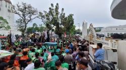 Jeritan Ojol Sumut di Depan Kantor Gubernur: Hapus Program Aplikator yang Menyengsarakan