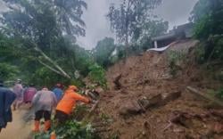 Bencana Longsor di Trenggalek: Enam Warga Hilang, Tujuh Rumah Rusak Parah
