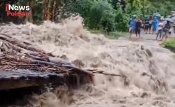 BREAKING NEWS: Putus Total! Jembatan Penghubung Dusun Tapua Hanyut Disapu Banjir