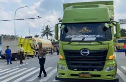 Razia Perbatasan Pekanbaru Pelalawan, Puluhan Truk ODOL Ditindak, Ditemukan Juga SIM Palsu
