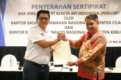 KAI Daop 5 Purwokerto Terima 58 Sertipikat Tanah dari BPN Cilacap dan Kebumen