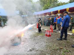 AFT Hasanuddin Latih Warga Desa Baji Mangngai Hadapi Kebakaran